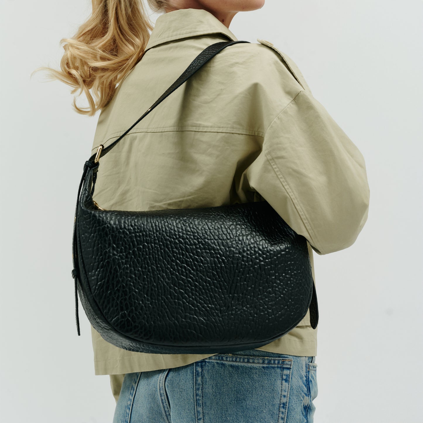 Stella Small New Zealand Black w. Gold